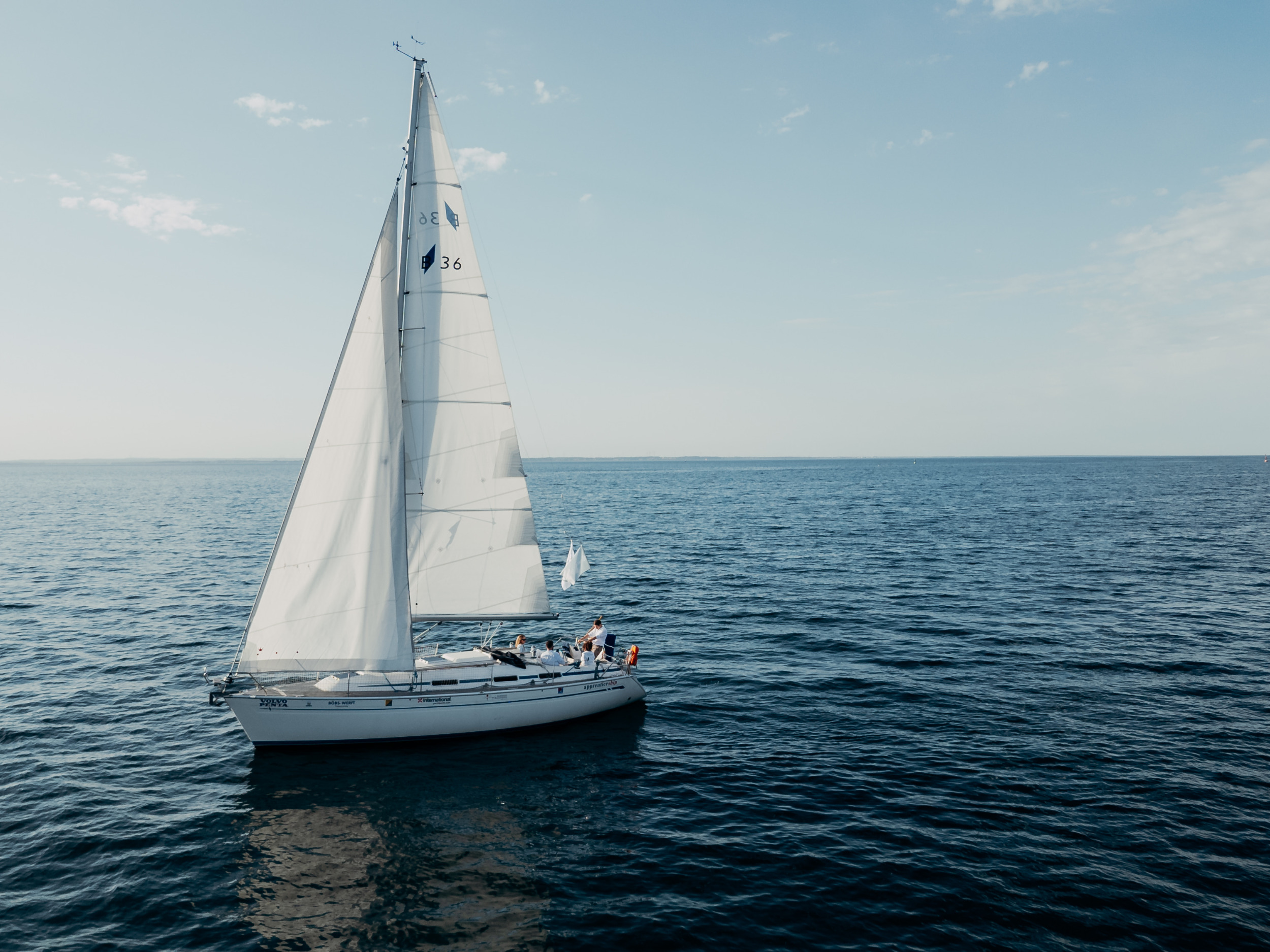 Nordus Legal - Segelbild als Symbol für klare Beratung und einen klaren Kurs